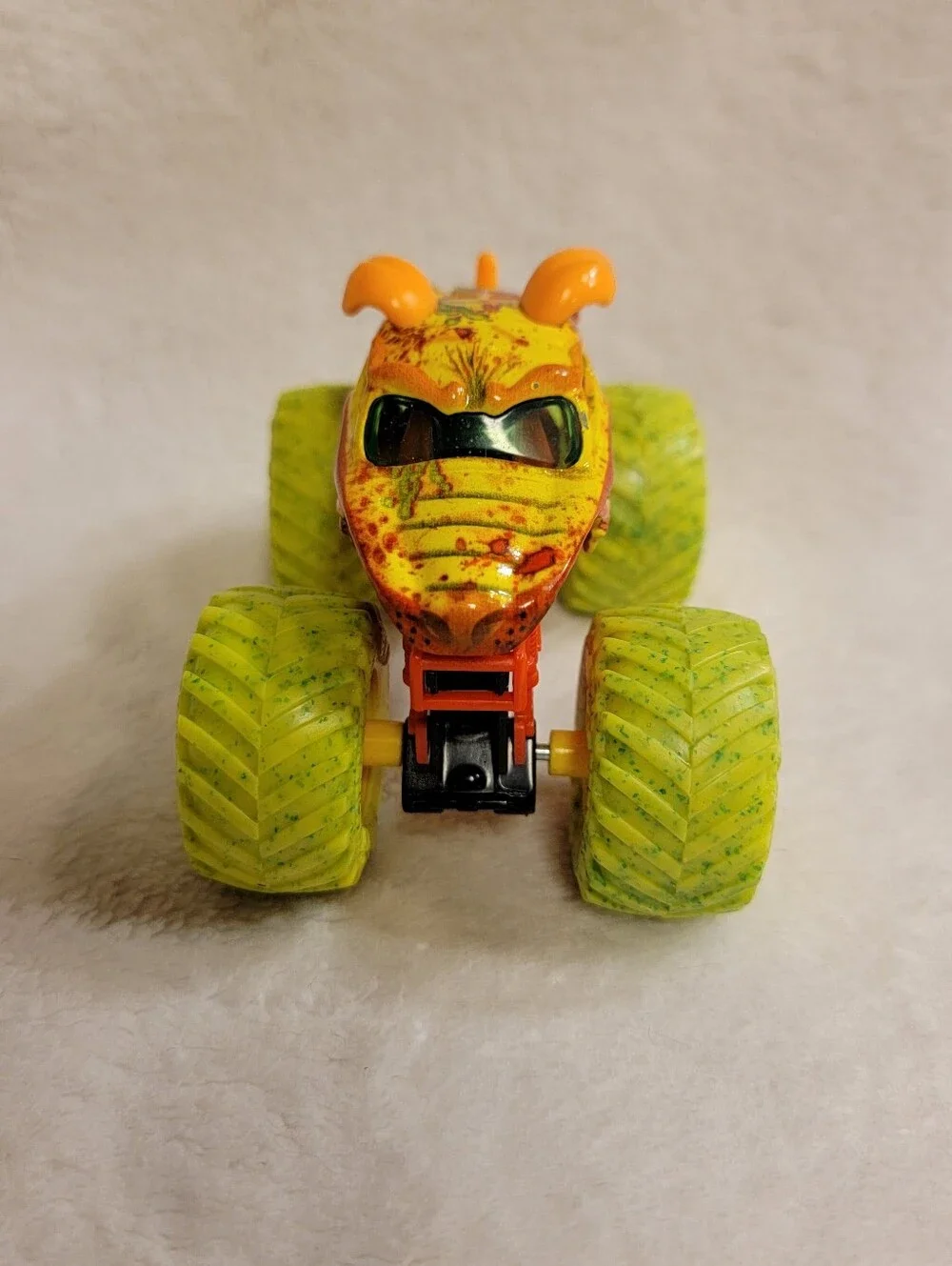 Monster Jam Zombie Invasion Monster Mutt Rottweiler - 1:24 Diecast Monster Truck